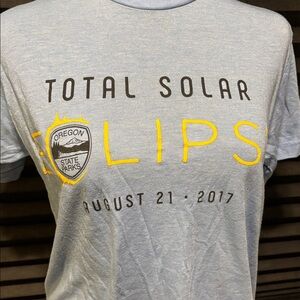 Commemorative Total Solar Eclipse Oregon 2017 Blue SS T-Shirt SZ Medium‎